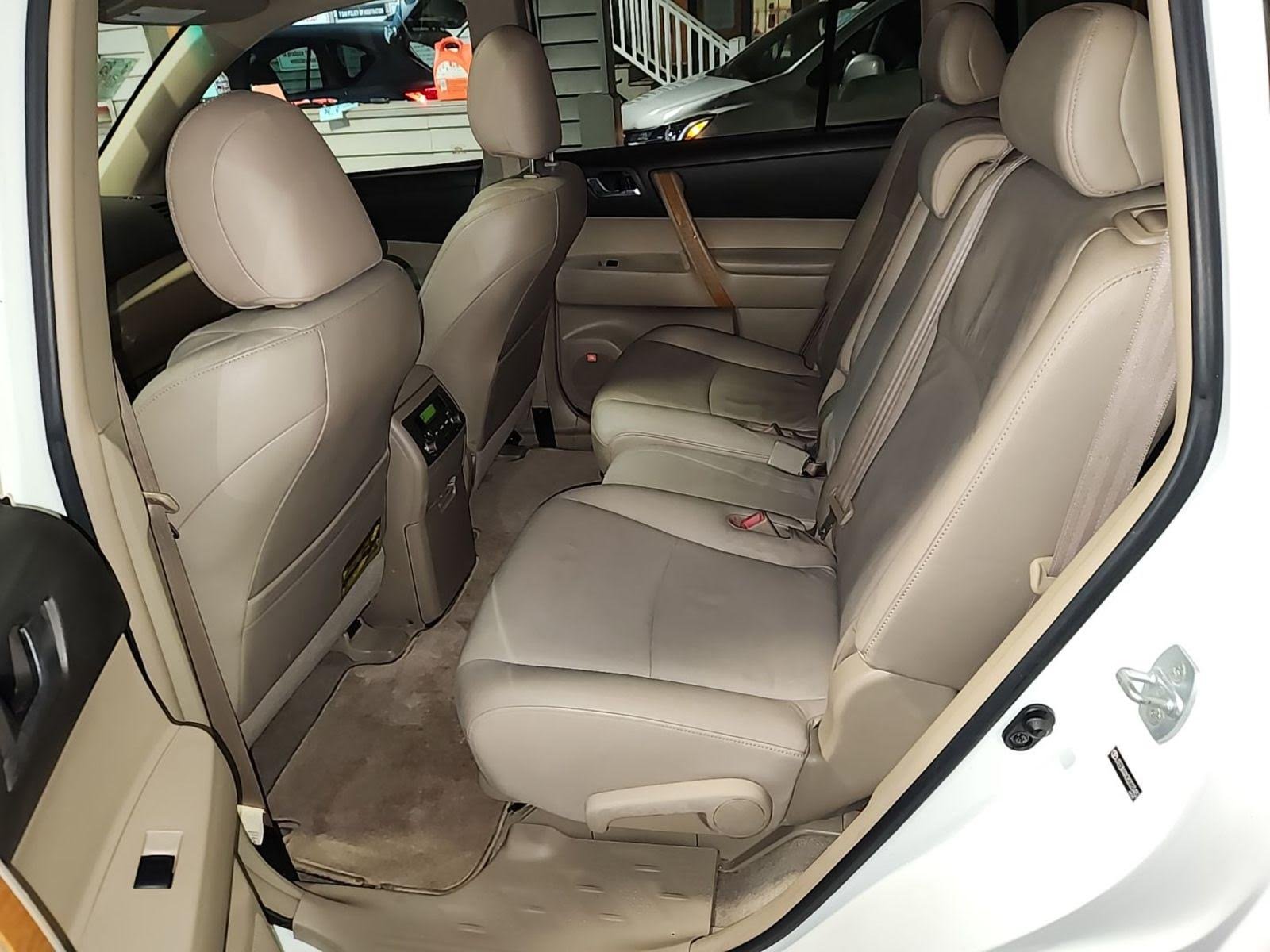 
								2008 Toyota Highlander Hybrid Limited AWD full									