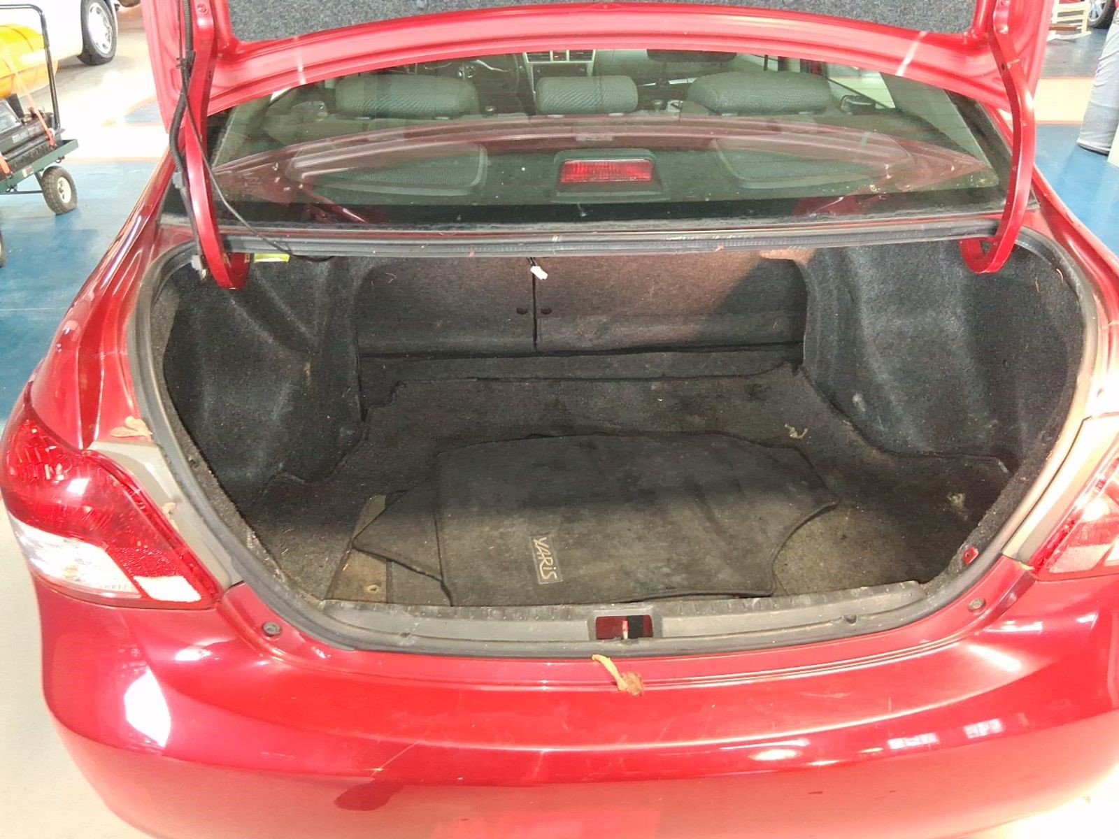 
								2010 Toyota Yaris Base full									