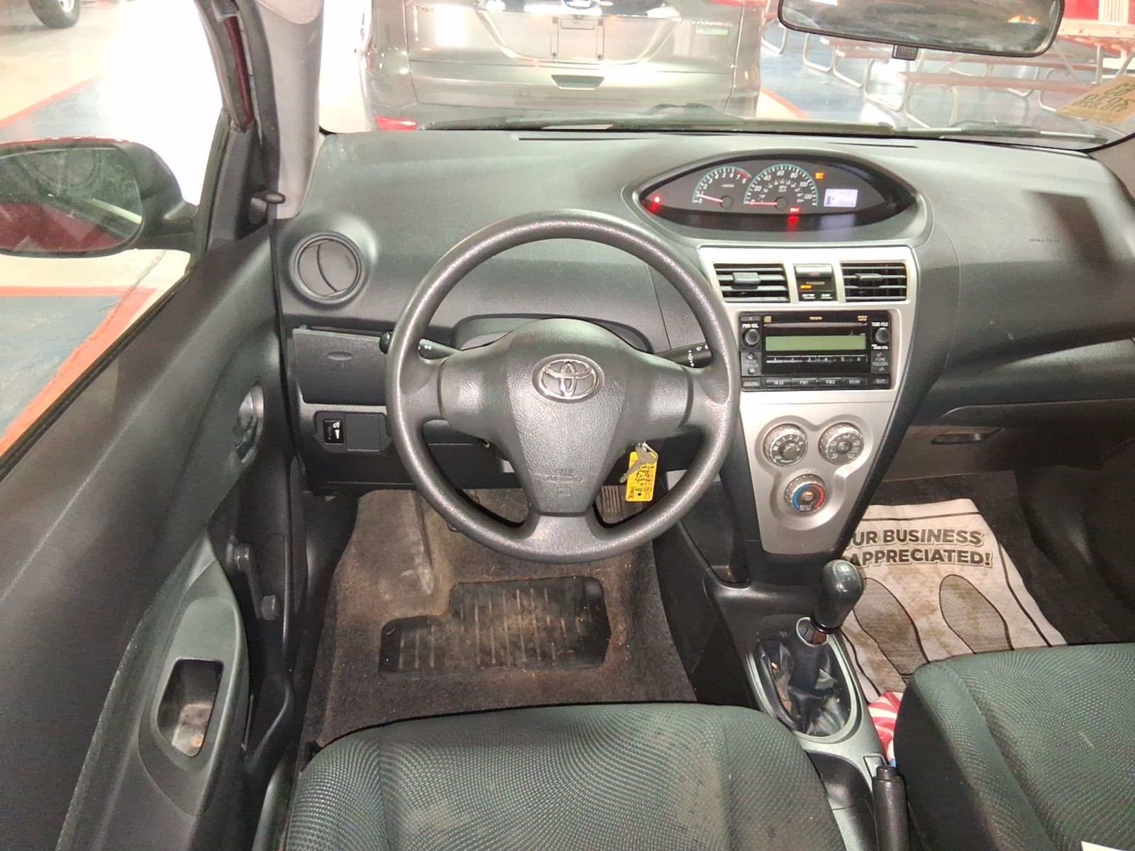 
								2010 Toyota Yaris Base full									