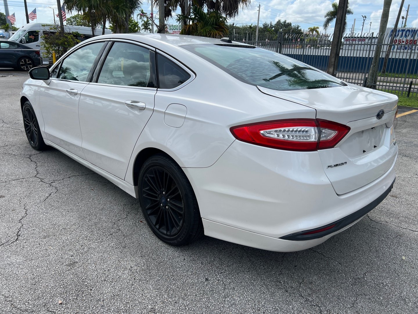 
								2014 Ford Fusion SE EcoBoost FWD full									