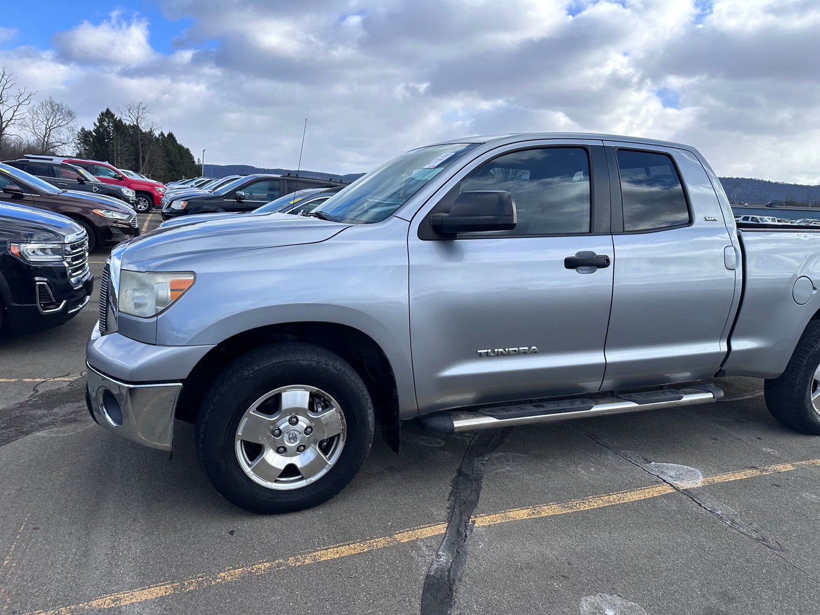 
								2011 Toyota Thundra SR5 full									
