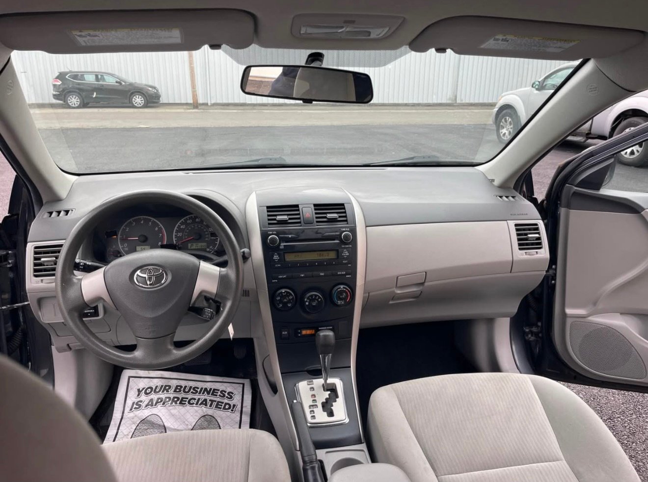 
								2010 Toyota Corolla LE FWD full									