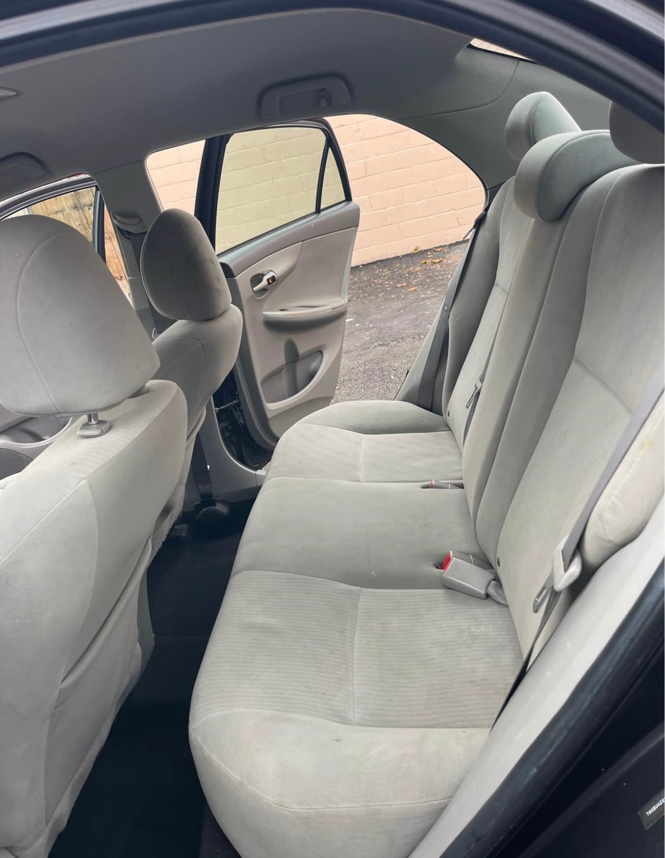 
								2010 Toyota Corolla LE FWD full									