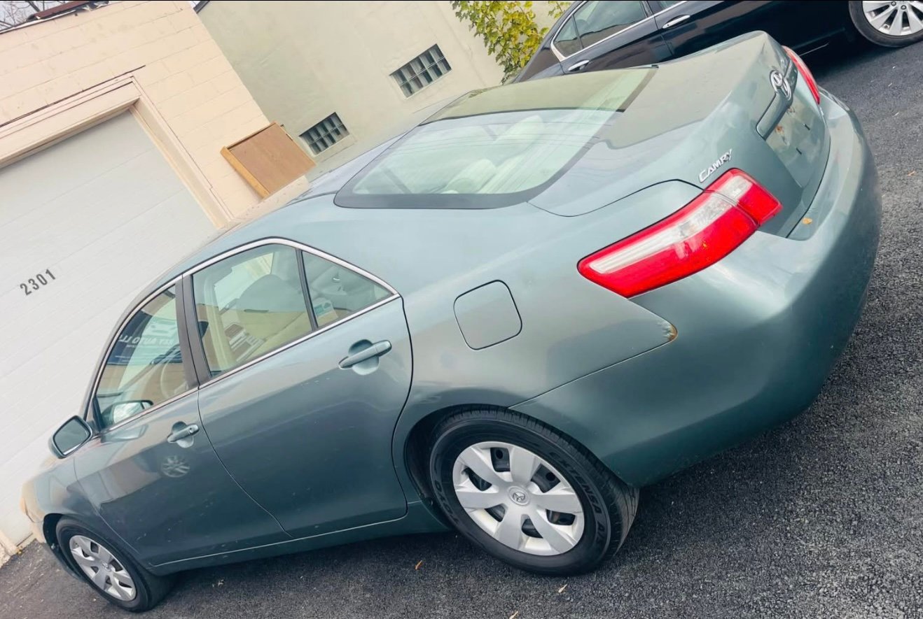 
								2008 Toyota Camry LE FWD full									