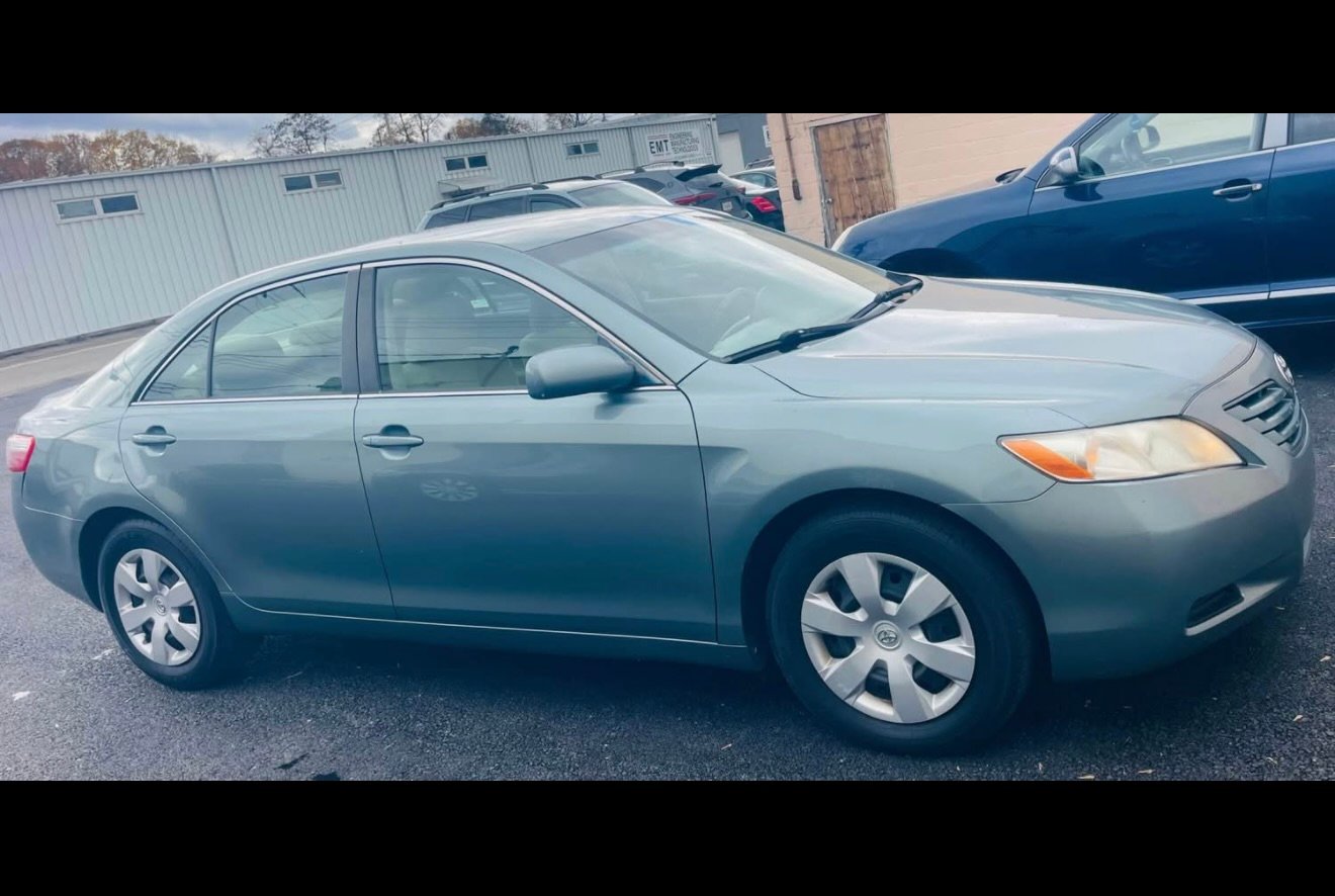 
								2008 Toyota Camry LE FWD full									