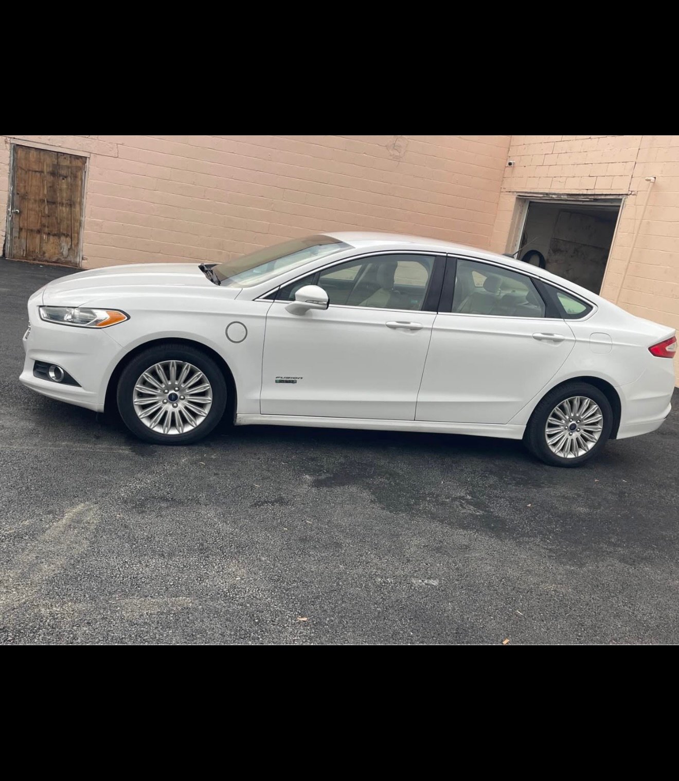 
								2014 Ford Fusion SE FWD full									