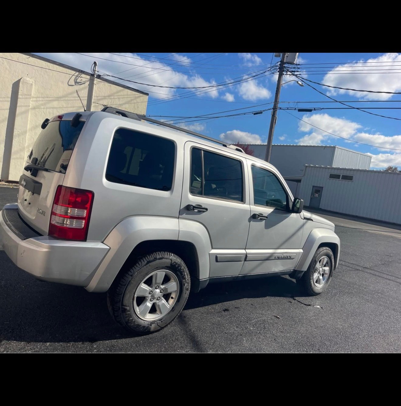 
								2012 Jeep Liberty 4WD full									