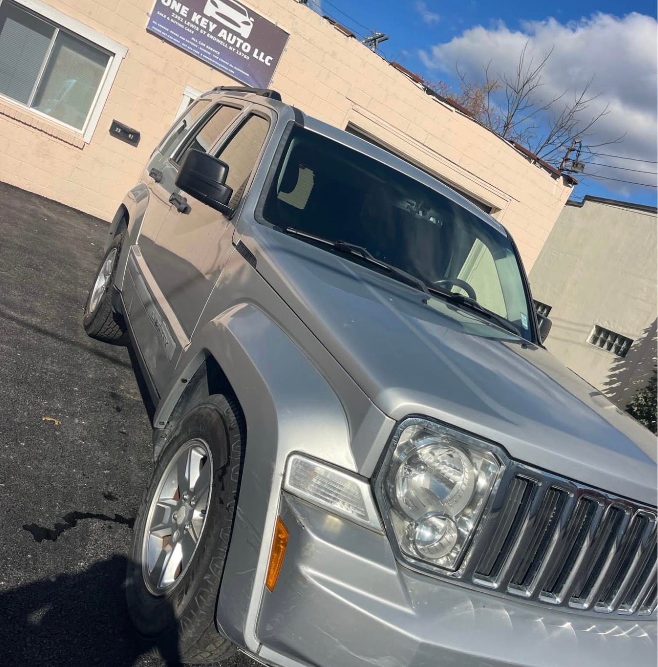 
								2012 Jeep Liberty 4WD full									