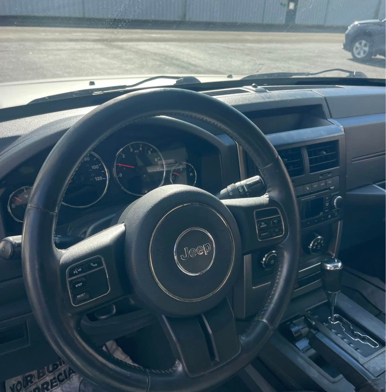 
								2012 Jeep Liberty 4WD full									